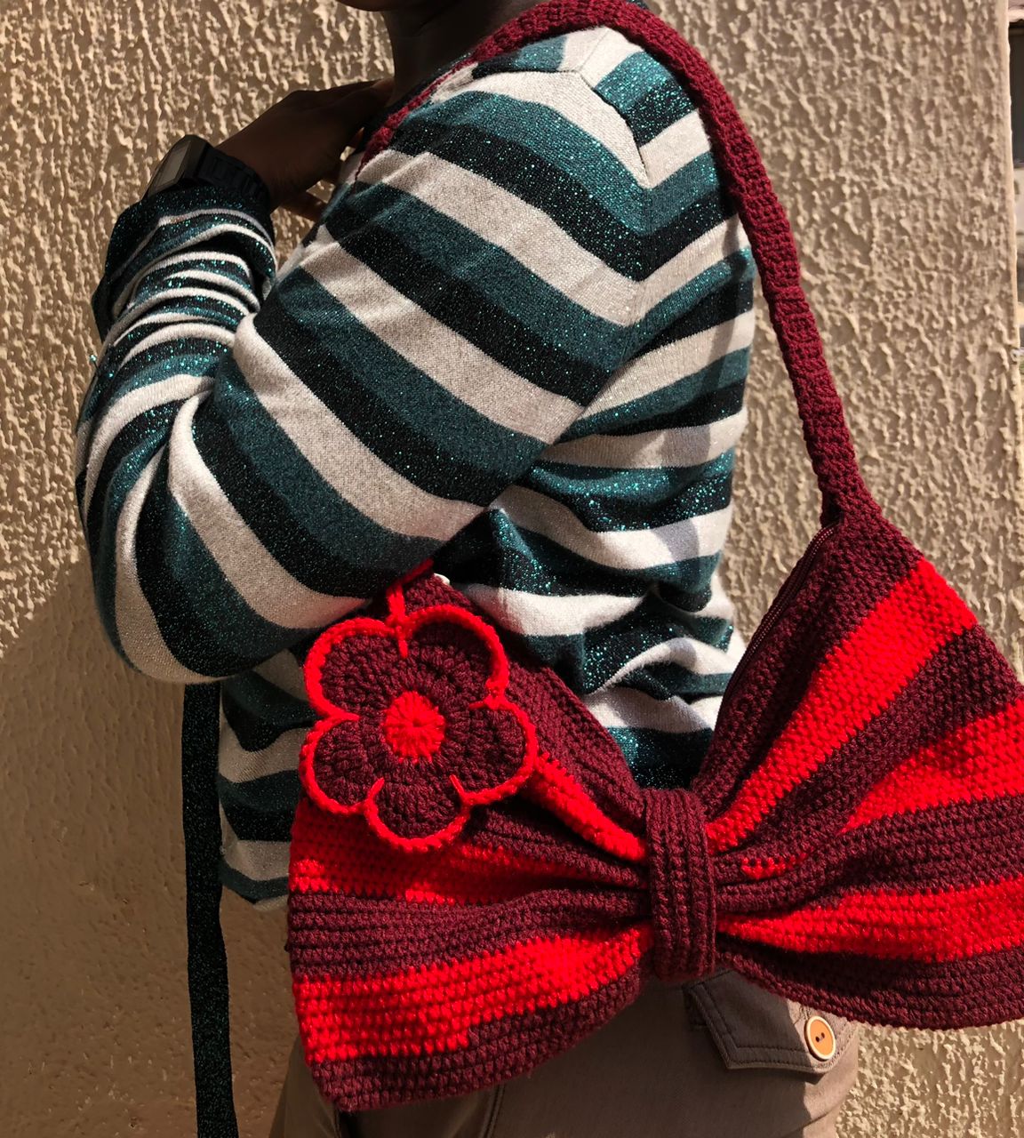 Bow Bag Large Worn